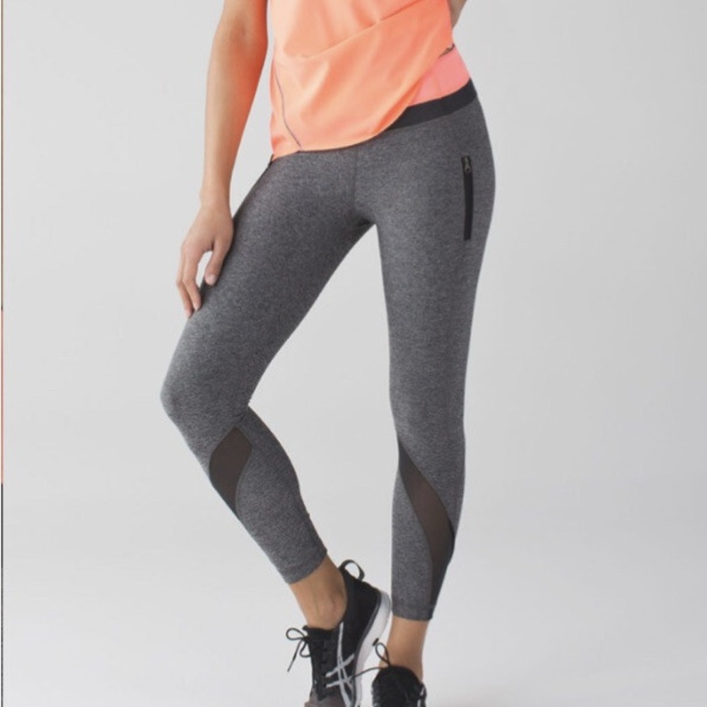 Lululemon leggings Inspire 25 Zip Pockets Yoga Run size 4